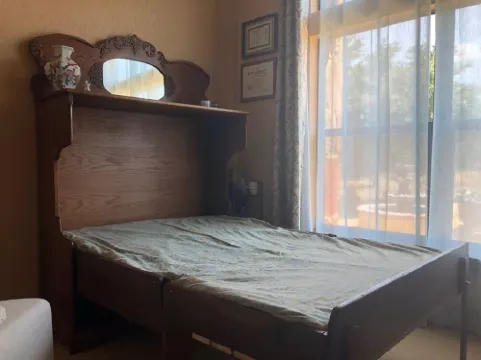 BYRD'S FARMHOUSE CHICK-INN COOP