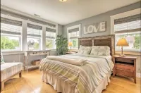 Pottery Barn Beach House - Featured in “So-RI” Magazine! July 12th Cancellation 나라간셋 피어 주변 호텔