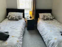 The Beach House, Suffolk Coast,<br>Beach access from site & covered heated pool Отели рядом с достопримечательностью «White House Beach Caravan and Motorhome Club Campsite»