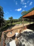 Cabin at the Cove. A hidden cabin walking distance to a private cove.