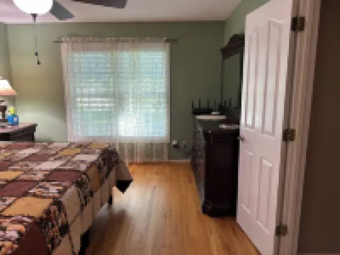 Charming 4-bedroom farmhouse on 11 acres, Pool, AC, Fire  pit and WiFi in Celina