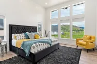 Pickleball Playhouse, Hot tub, Golf Green, Theater, Game Room! 라바 핫스프링스 다운타운 공원 주변 호텔