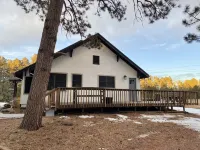Charming Cottage 3BR/2BA Hot Tub