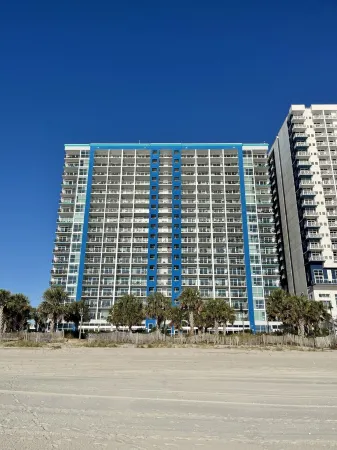 Direct Ocean View Condo on Boardwalk Steps From Beach - Indoor & Outdoor Pools Отели рядом с достопримечательностью «Myrtle Beach Convention Center»
