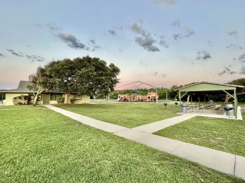 Cozy Crab House, Beachside, Walk to Beach & River, Coffee Bar & Fire Pit