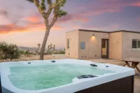 Juniper House - Close to Joshua Tree National Park - Hot Tub - Amazing Views