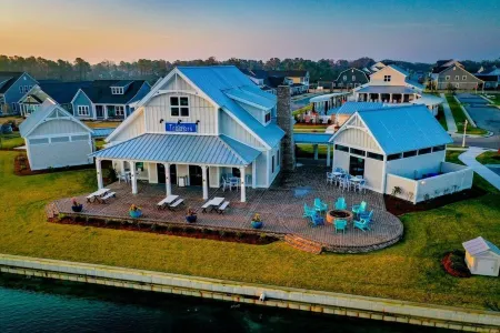 Beau Coast Single Story - 6 Seater Golf Cart Included