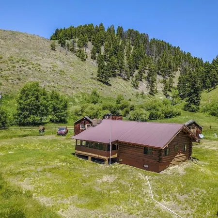 Montana Hideaway on the Madison River