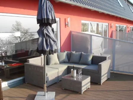 Beach house, 200 sqm. Wf., Directly at the Plauer See, Müritz, 30m to the beach, Sky Отели в г. Фюнфзеен