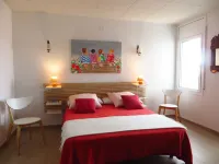 The Calm And The View For 4 to 5 People Hotels in Roses