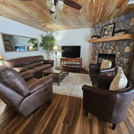 Waters Edge Condo -2 bed 2 bath