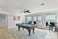 Bayfront Luxury House with Pool near Kemah Boardwalk with Pier