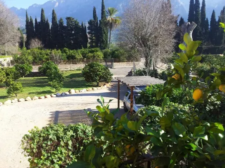 Magnificent Manor House With Pool In Sóller, perfect location, 5 bedrooms.