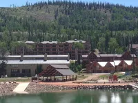 Ski-in Luxury Mountain Escape w/ Hot Tub & Breathtaking Views in Brian Head!