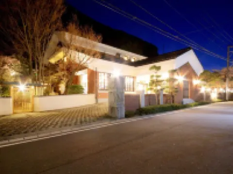 Hanare No Yado Yomogino