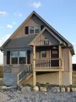 Custom Carriage House, country setting, minutes from Village of Saugerties