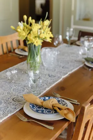 NEW Riverside Vintage Gem, Truckee River 1 Block, Centrally Located + Grill Отели рядом с достопримечательностью «Парк Ранчо Сан Рафаел Офф-Лиш Дог»