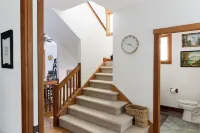 Cozy Athens Home on the Brook Hotel a Athens