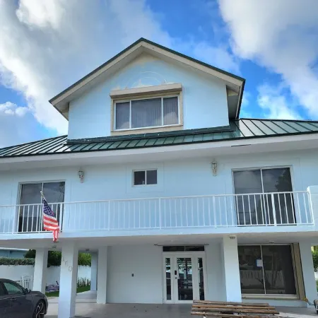 Islamorada Keys Waterfront Heated Pool Hottub Luxury Canal Home w Private Dock
