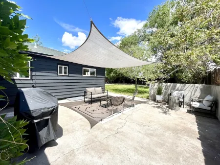 Newly remodeled home, close to the airport and city attractions. Pet friendly!