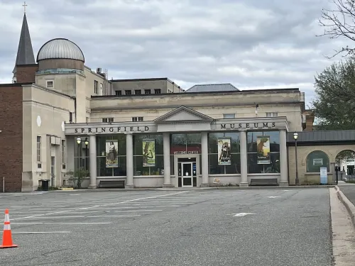 Upscaled Quiet Neighborhood- Modern 3 BDRM Hotels in East Longmeadow