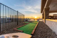 Special 15% Off 4 Nights! 9 Hole Mini-Golf, Infinity Pool, Spa & Waterfall!