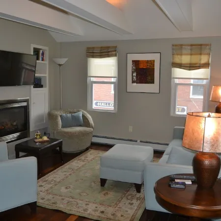 High End Apartment in Downtown  Hallowell