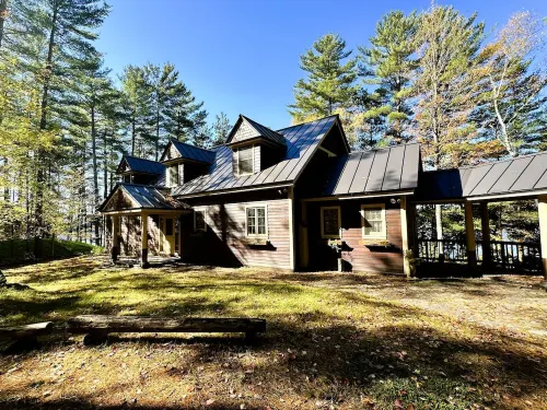 Camp Bear Claw, private home on the shores of Oseetah Lake.