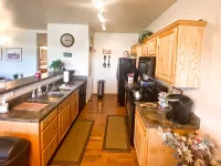 Gorgeous 2BR/2BA with Stunning Views and Great Location