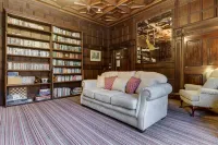 Orton Hall, Royalist Suite Hôtels à : Orton