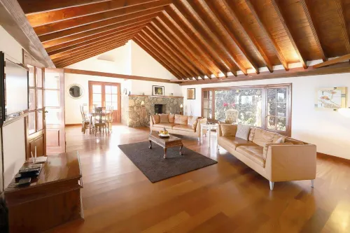 Luxury 4-Bedroom, 4 Bathroom Villa in Exclusive Los Mojones Area, with Jacuzzi