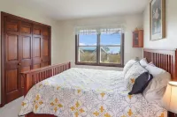 Beautiful Bayview 3 bedroom, 3 bath home / walking distance to beach.  Sleeps 9.