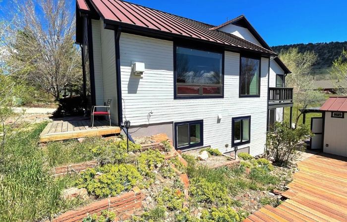 One of the nicest house rentals available in Lyons, Colorado