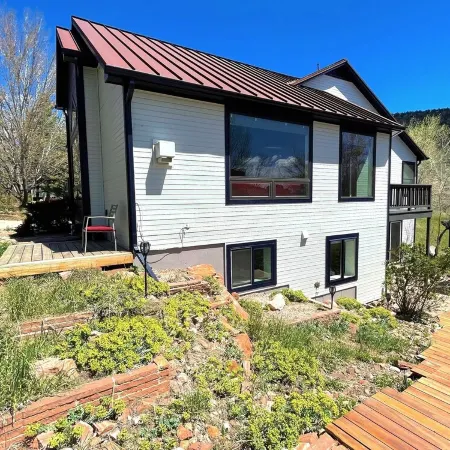 One of the nicest house rentals available in Lyons, Colorado ライオンズのホテル