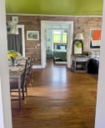 Cute & Artsy Condo 1mi from Crystal lake, & 7mi from Frankfort