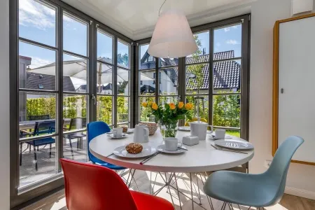 Exclusive Apartment in Central Location with Garden, Fireplace, Wlan, PS5, Fifa25, Karaoke