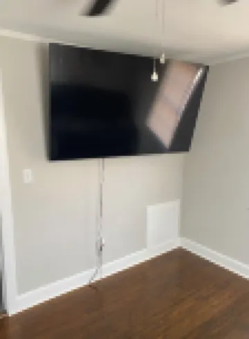 Great get away. 20 minute from CLT Airport, 27 minutes from UPTOWN CHARLOTTE!!