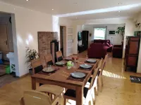 Top Renoviertes Ferienhaus in Idyllischer Waldrandlage