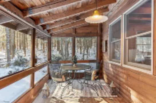 Private cabin on 3Acres with private hot tub! Lake access, Skiing, Snowmobiling!