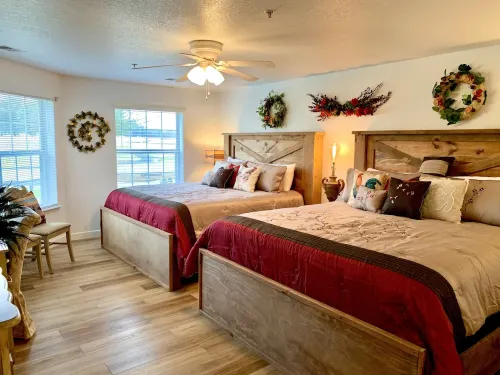 Walk in level. 3 King beds, , massage chair. Water Bubble Cascade .