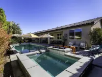 Private Pool Spa Game Room 3King beds 8 min Drive to Coachella - バスタブ