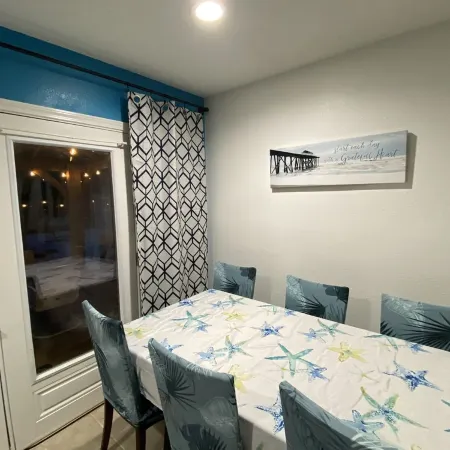Resortlike 4Bd/2bth private pool tub deck gazebos 5min to beach