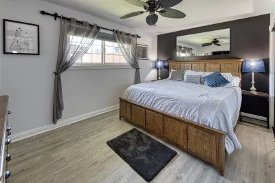 UPDATED Shasta FUN, Pool & Putting Green, sleeps 11