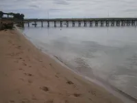 Beachside & Jetty View Apartment 6 ( Captains Apartment)