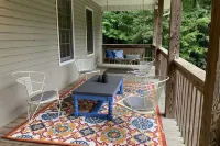 Gooseberry House- 3 Bd/2.5Ba just minutes from Standing Indian/Appalachian Trail