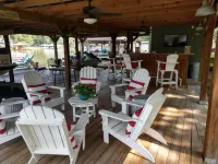 Waterfront lot on Lake Blackshear.  Great location!!  Large dock for gatherings!