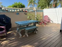 Convenient central Marathon location, canal view.