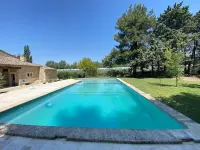 Mas Provençale Entouré de Pommiers, Piscine et Terrain de Tennis - Pools