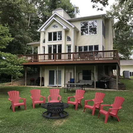 Beautiful Home On The White River Next Door to Wildcat Shoals Public Access Ramp
