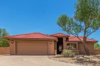 Harrizona Hills-Tranquil Pool Oasis, 15 Min to Scottsdale, 30 to Airports